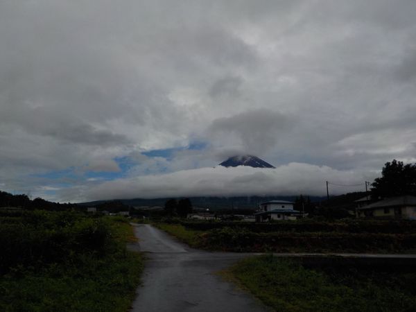 梅雨の富士山
